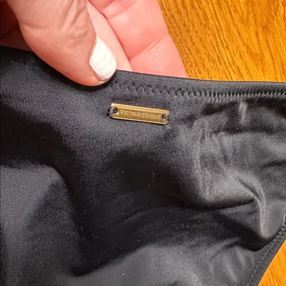 Victoria’s Secret medium knockout bikini bottoms black - Picture 3 of 4